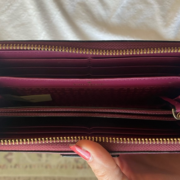 GUC authentic Kate Spade wallet - Picture 8 of 8